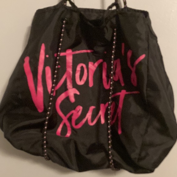 I’m selling a Victoria Secret Bag. - Picture 3 of 3
